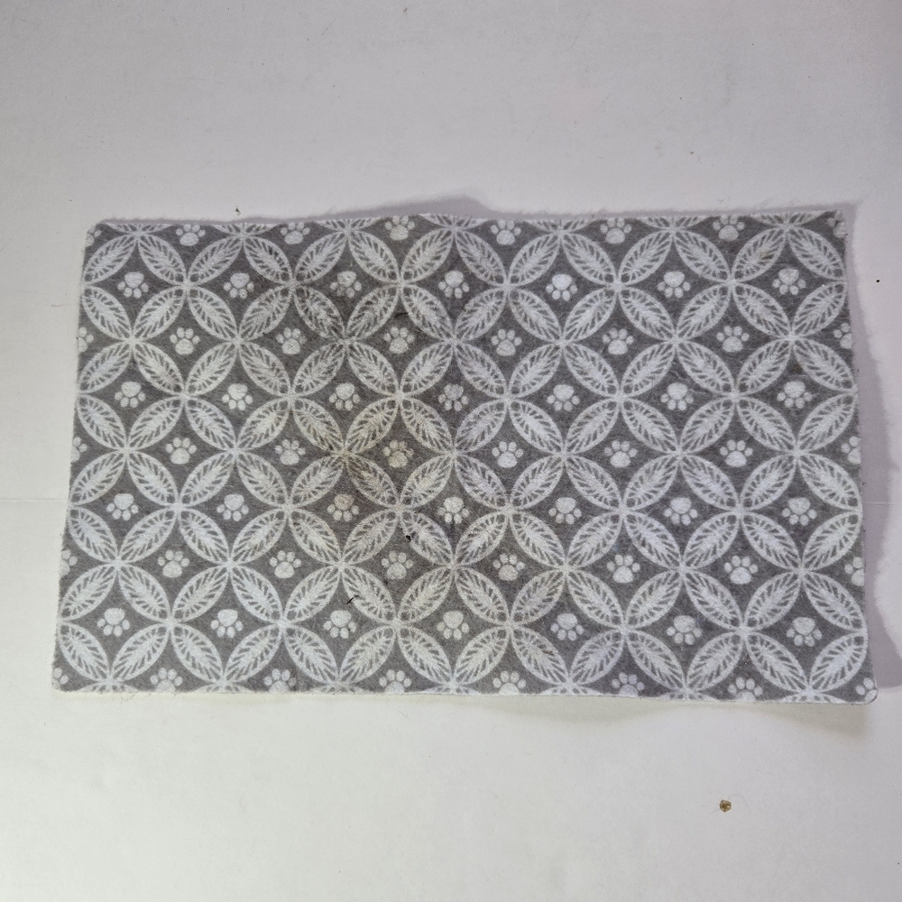 Gray and White Patterned Fabric Pet Mat